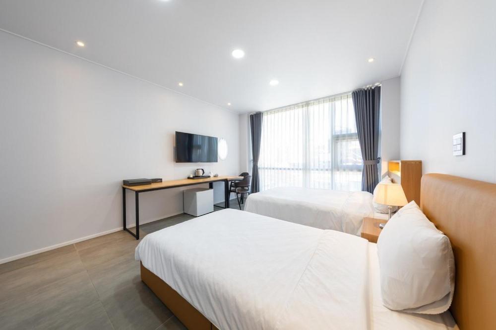 Gangneung Gyeongpodae Villa Екстер'єр фото